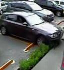 Parkolás helyett a kirakatba hajtott - klikk a videóért!