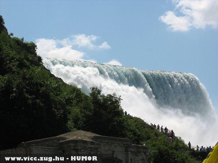 Niagarára nézõ panoráma