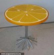 Narancs asztal